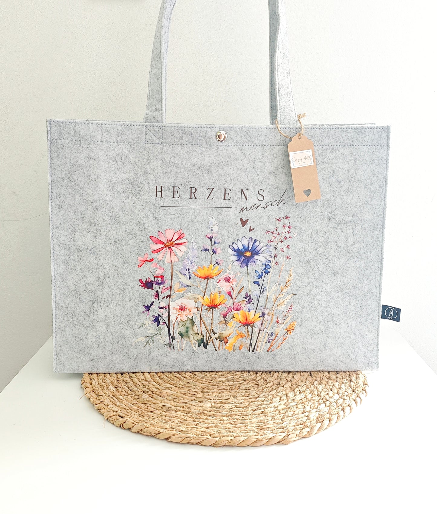 Filztasche L mit Druckknopf "Herzensmensch"