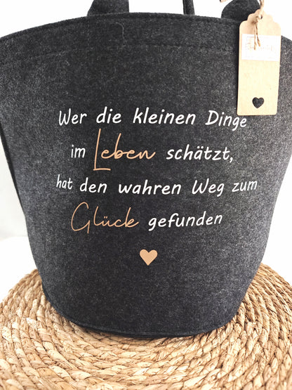 Korbtasche anthrazit "Wer die kleinen Dinge..."